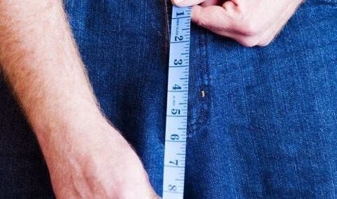 Man counts the duration of the penis